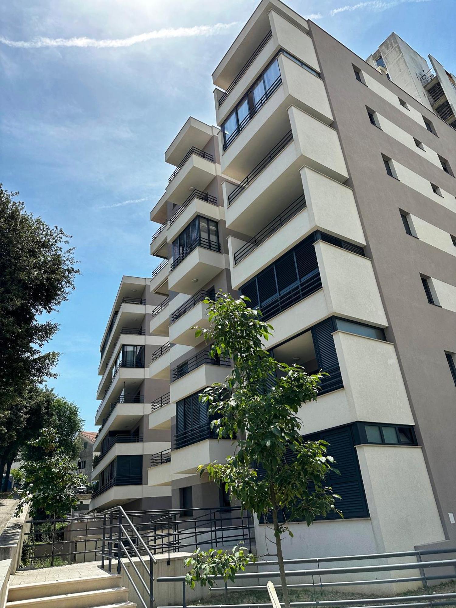 S'akvarel 1 - Private Garage Appartamento